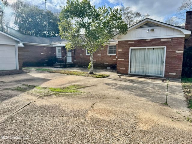 12 Fatherland Road, Natchez, MS 39120