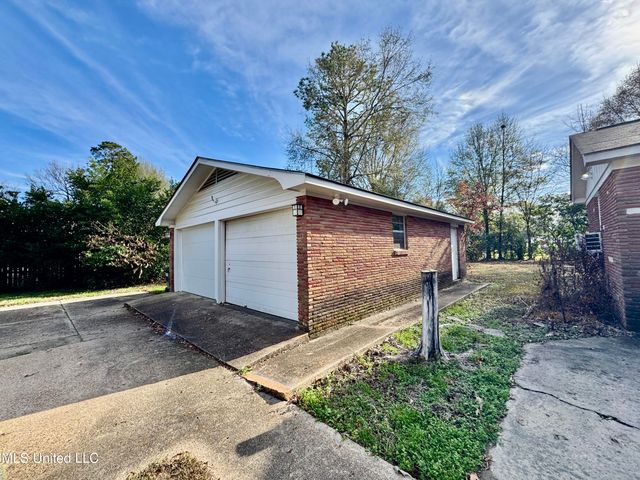 12 Fatherland Road, Natchez, MS 39120