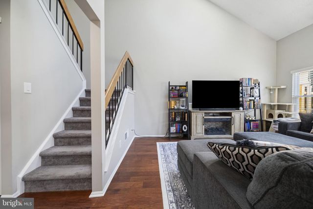 333 ERICSON CT, Mount Laurel, NJ 08054