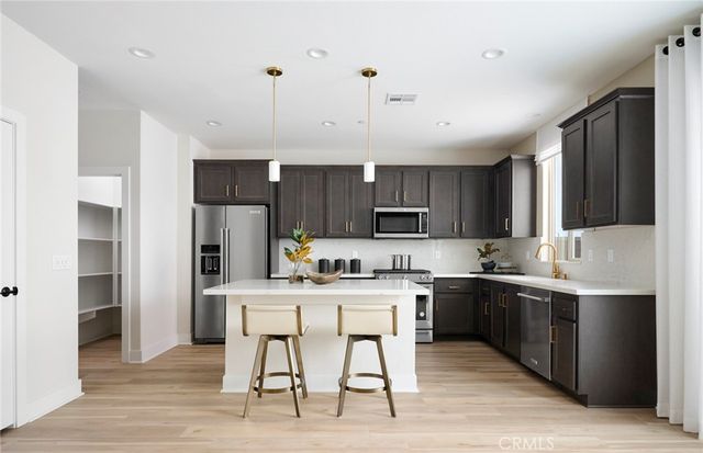 29695 Ironview Drive, Menifee, CA 92584