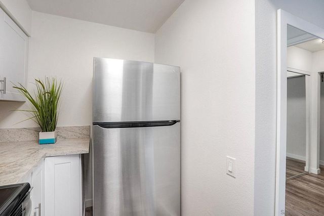 1337 Caminito Gabaldon H, San Diego, CA 92108