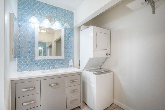 1337 Caminito Gabaldon H, San Diego, CA 92108