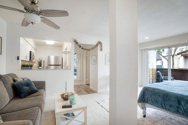 1337 Caminito Gabaldon H, San Diego, CA 92108