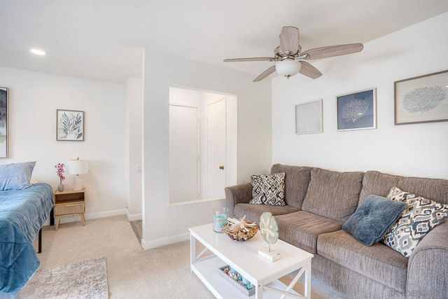 1337 Caminito Gabaldon H, San Diego, CA 92108