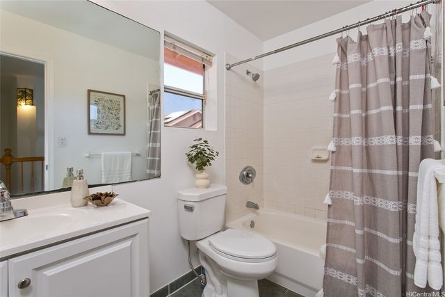 94-202 Loku Place 116, Waipahu, HI 96797