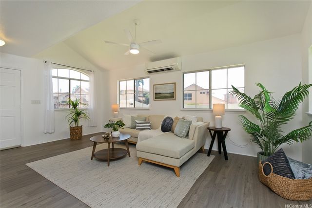 94-202 Loku Place 116, Waipahu, HI 96797