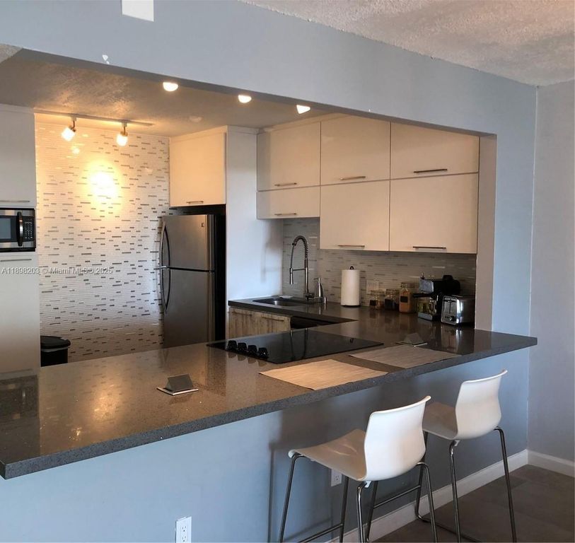 2851 NE 183rd St 605E, Aventura, FL 33160