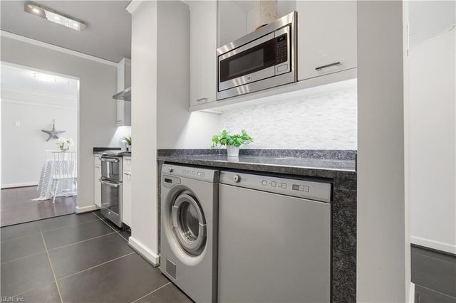4004 Atlantic Ave Apt 303, Virginia Beach, VA 23451