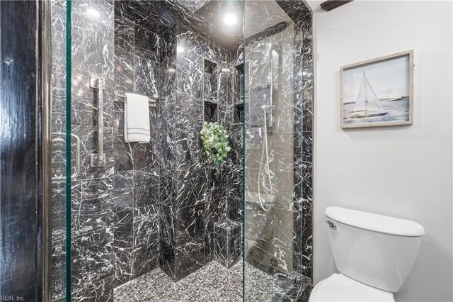 4004 Atlantic Ave Apt 303, Virginia Beach, VA 23451