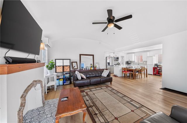 2027 W 75th, Los Angeles, CA 90047