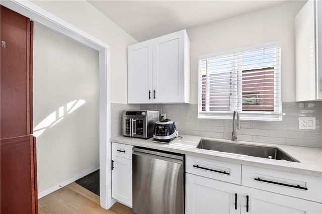 2027 W 75th, Los Angeles, CA 90047