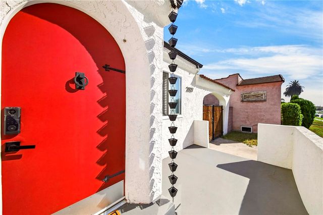 2027 W 75th, Los Angeles, CA 90047
