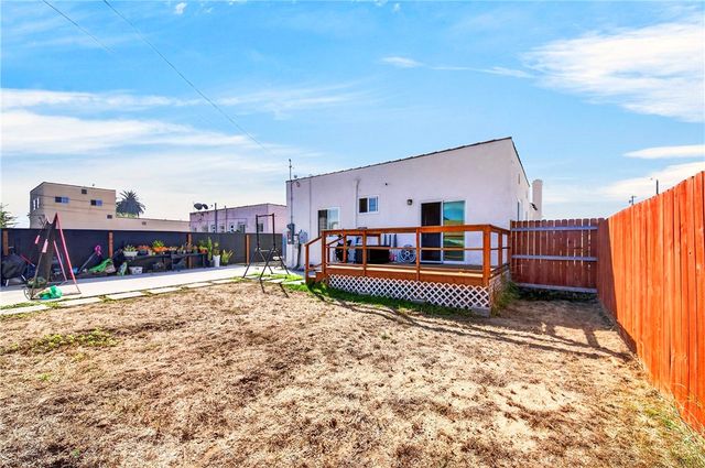 2027 W 75th, Los Angeles, CA 90047