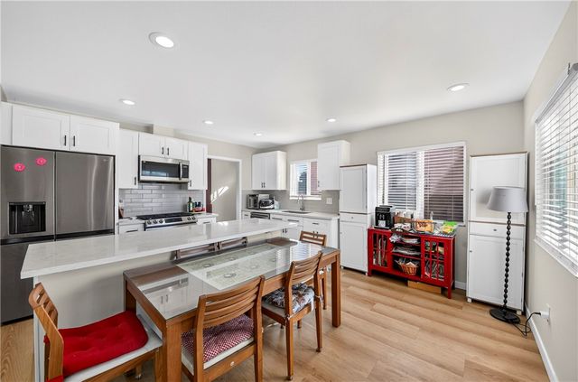 2027 W 75th, Los Angeles, CA 90047