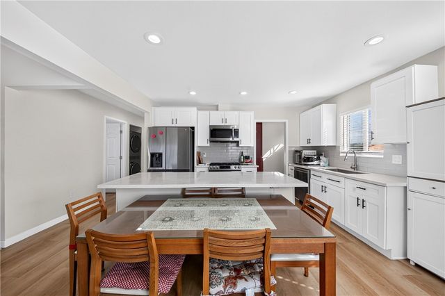 2027 W 75th, Los Angeles, CA 90047