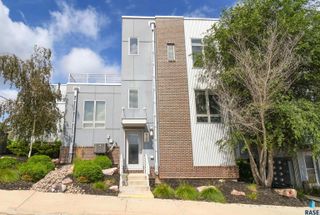 521 S 2nd Ave, Sioux Falls, SD 57104