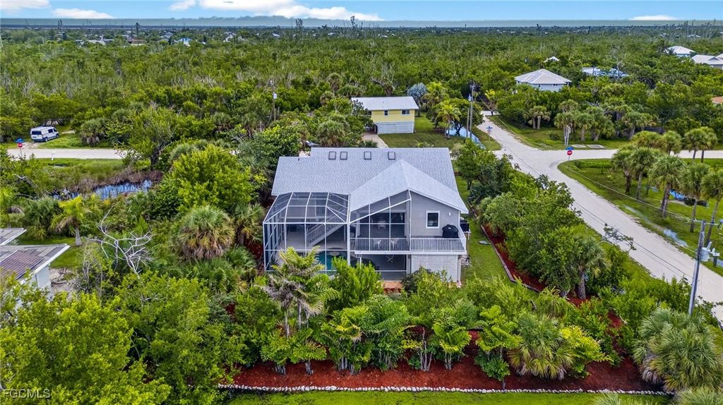 1714 Atlanta Plaza DR, Sanibel, FL 33957