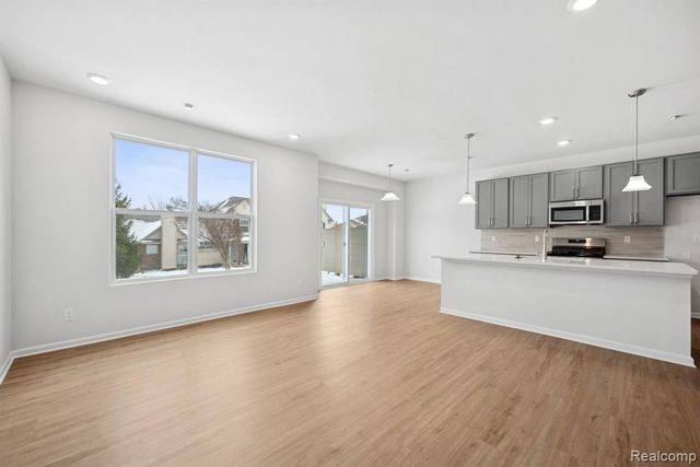 1602 Salt Springs Drive, Saline, MI 48176