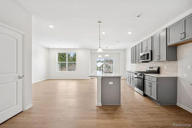 1602 Salt Springs Drive, Saline, MI 48176