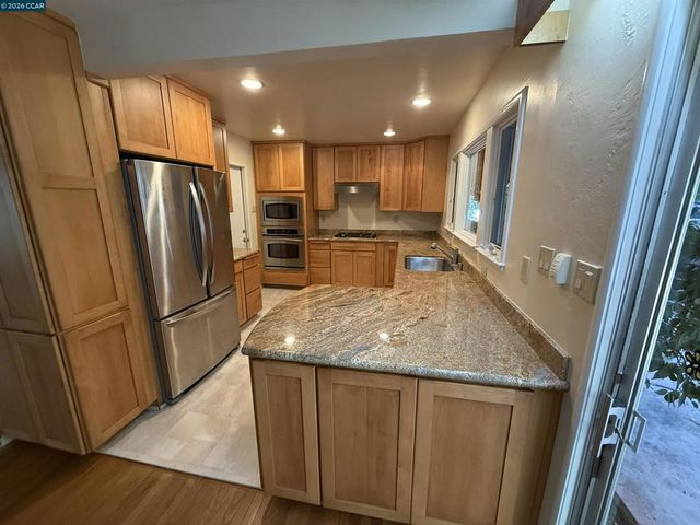 218 Wootten Dr, Walnut Creek, CA 94597