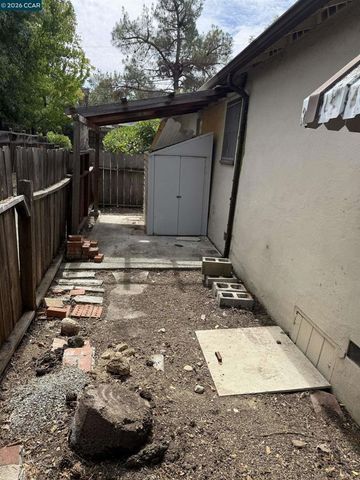 218 Wootten Dr, Walnut Creek, CA 94597