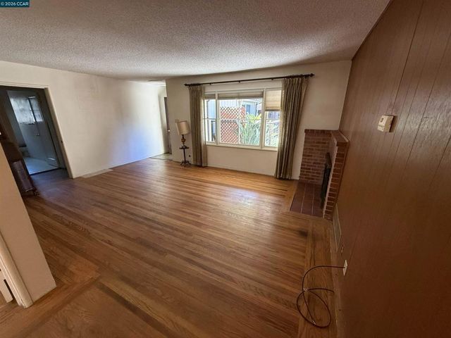 218 Wootten Dr, Walnut Creek, CA 94597