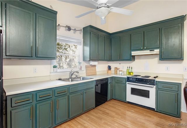 2705 Glen Point Cir, Henrico, VA 23233