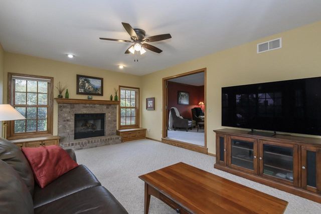 N102W15128 Raintree COURT, Germantown, WI 53022