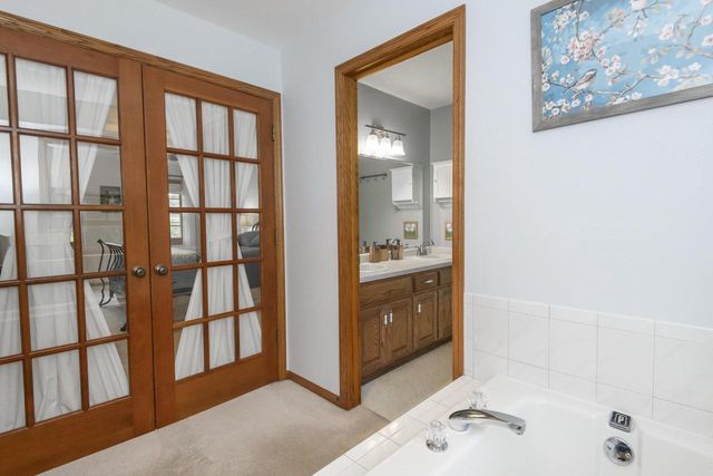 N102W15128 Raintree COURT, Germantown, WI 53022
