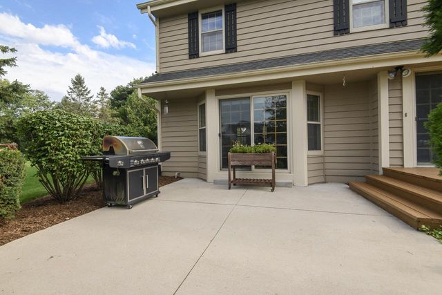 N102W15128 Raintree COURT, Germantown, WI 53022
