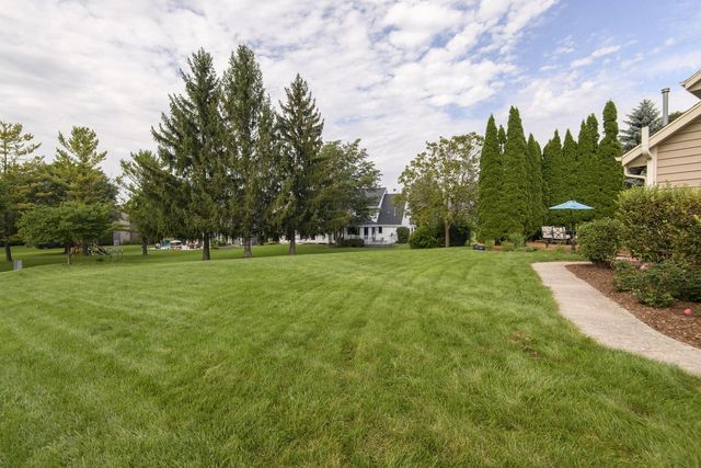 N102W15128 Raintree COURT, Germantown, WI 53022