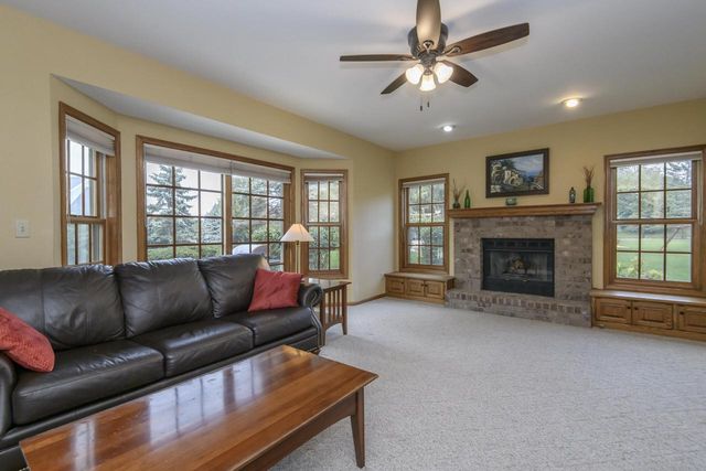 N102W15128 Raintree COURT, Germantown, WI 53022