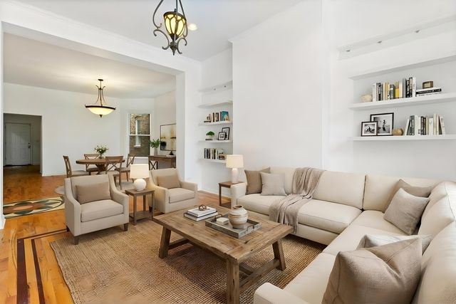 4615 S Evans Street, Chicago, IL 60653