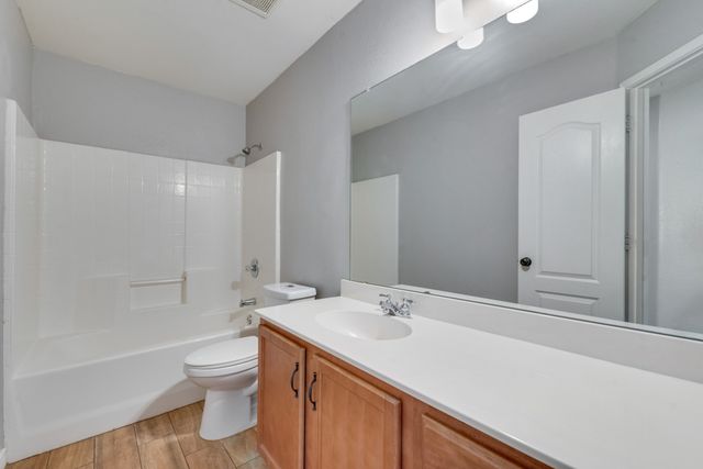 784 Tranquility Lane, Cedar Hill, TX 75104