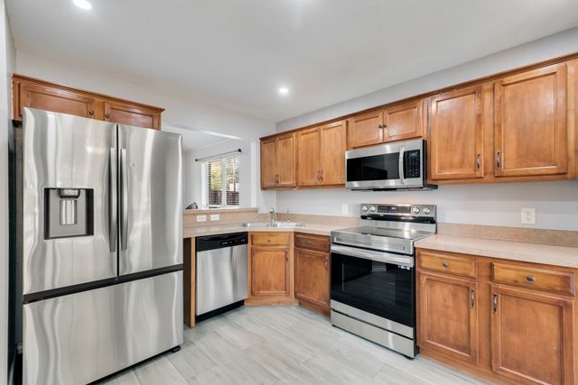 784 Tranquility Lane, Cedar Hill, TX 75104