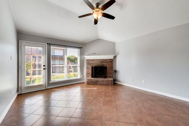 784 Tranquility Lane, Cedar Hill, TX 75104