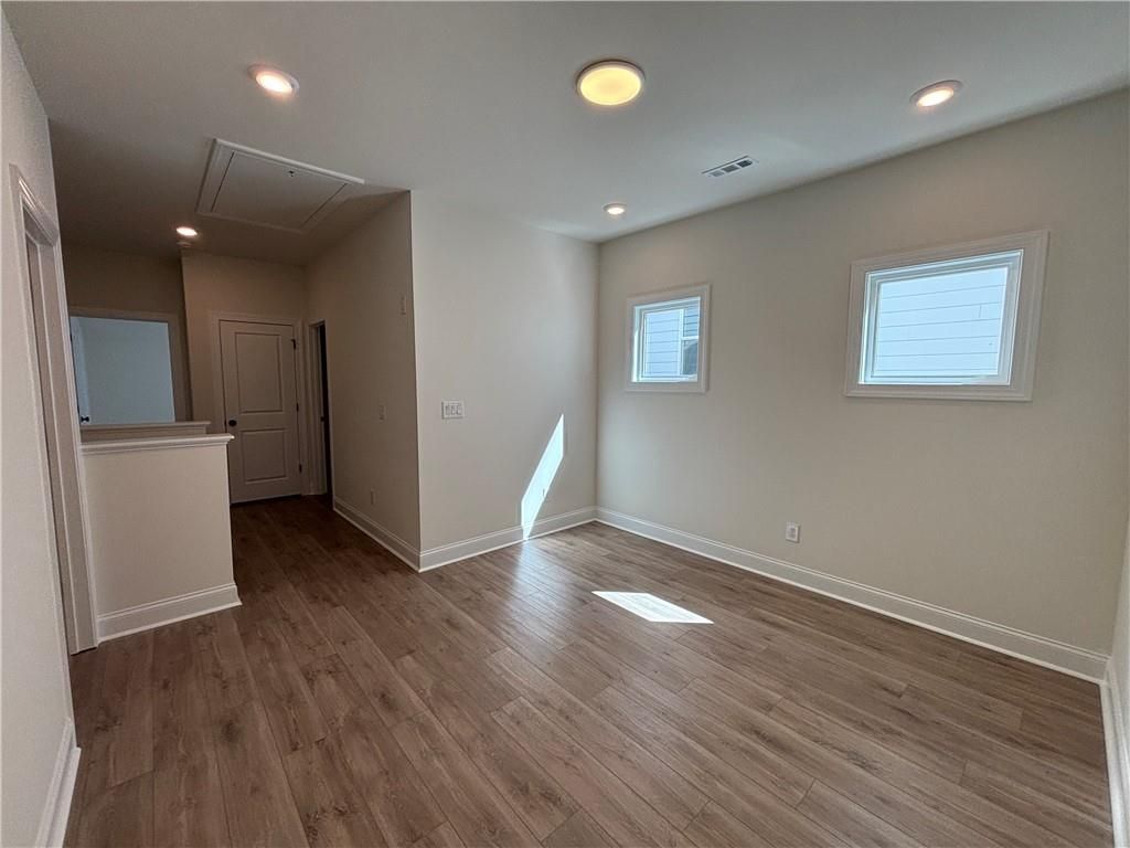 Image 17 of property listing at 609 Skytop Drive, Cumming, GA 30040