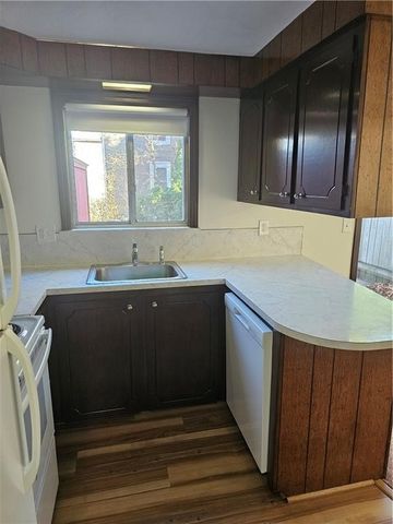 20 West Warwick Avenue 3, West Warwick, RI 02893