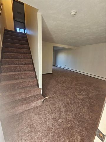 20 West Warwick Avenue 3, West Warwick, RI 02893