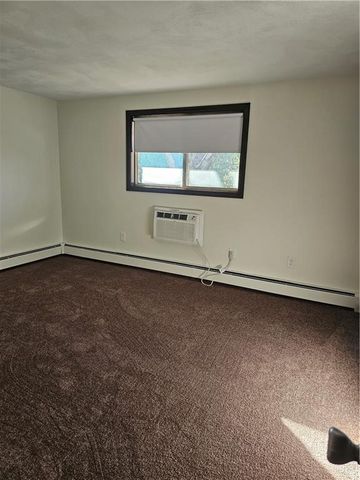 20 West Warwick Avenue 3, West Warwick, RI 02893