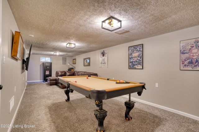 7406 Ronan Dr, Louisville, KY 40258