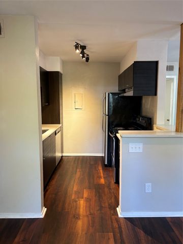 5201 Curzon Avenue 3, Fort Worth, TX 76107