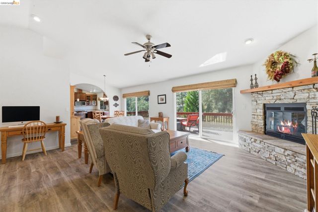 20024 Lower Skyridge Dr, Groveland, CA 95321