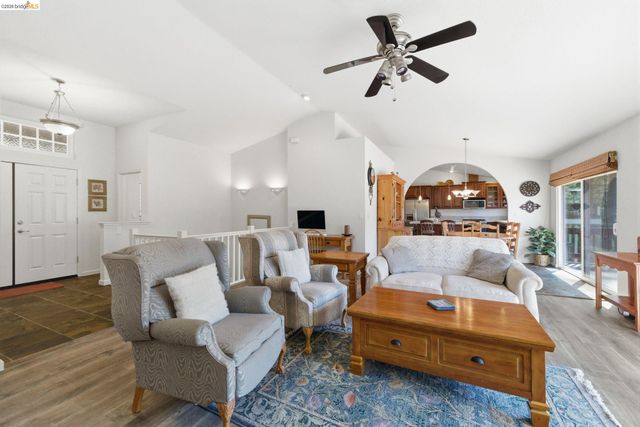 20024 Lower Skyridge Dr, Groveland, CA 95321