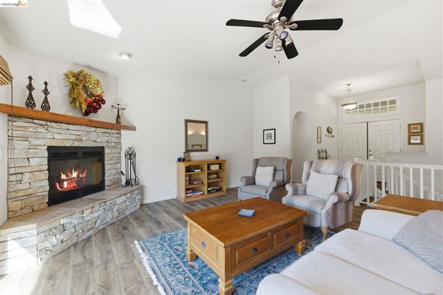 20024 Lower Skyridge Dr, Groveland, CA 95321