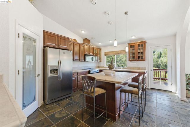 20024 Lower Skyridge Dr, Groveland, CA 95321