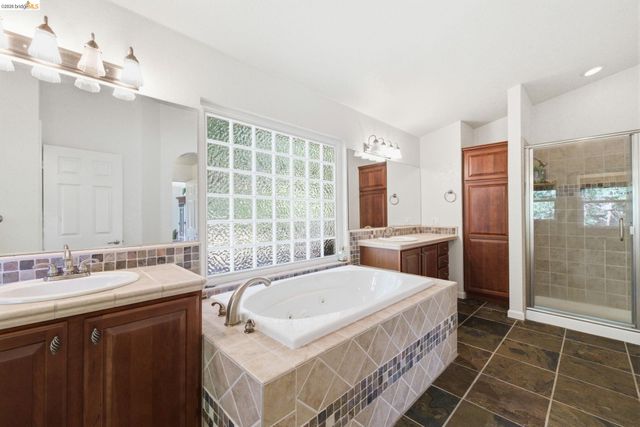 20024 Lower Skyridge Dr, Groveland, CA 95321