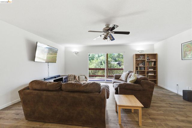 20024 Lower Skyridge Dr, Groveland, CA 95321