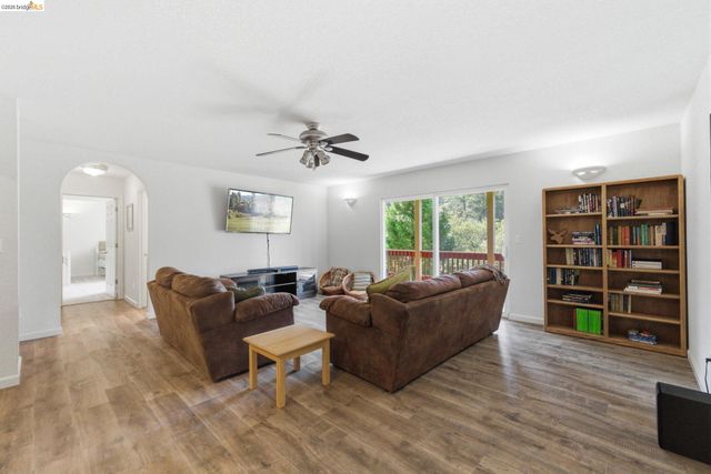 20024 Lower Skyridge Dr, Groveland, CA 95321