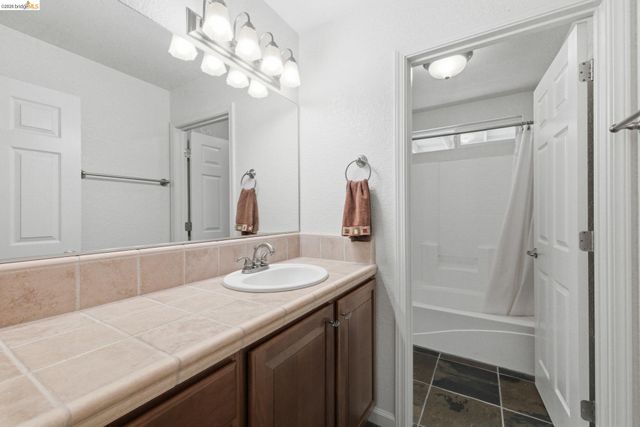 20024 Lower Skyridge Dr, Groveland, CA 95321